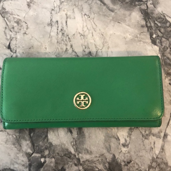 Tory Burch Handbags - Tory Burch Green Wallet